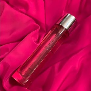 La Vie est belle illuminating oil